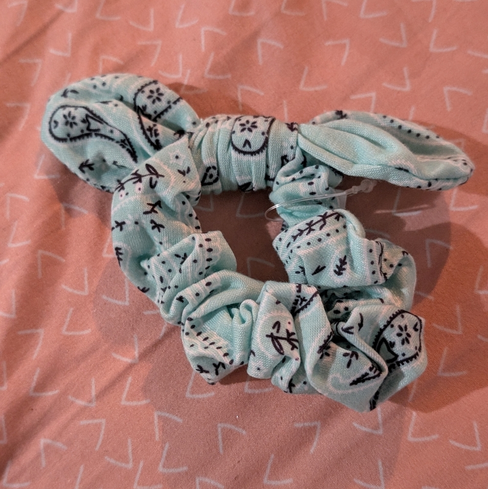 Cute Color Scrunchie Bundle - Picture 4 of 4